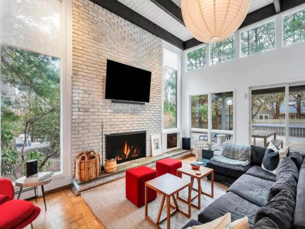 Luxurious 3-Bedroom Retreat in Hampton Bays - Your Coastal Escape Awaits